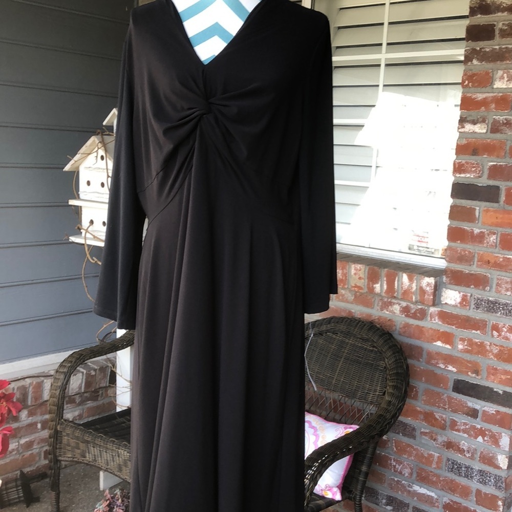 Fitted and Flattering! Black Dress by London Times